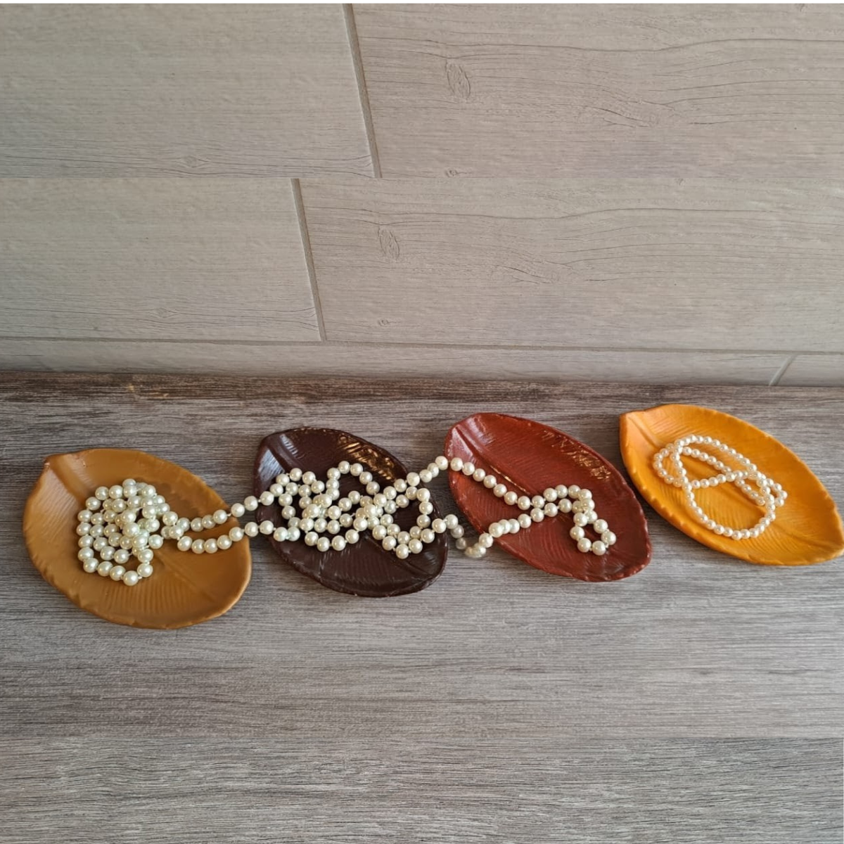 Concrete leaf mini plate