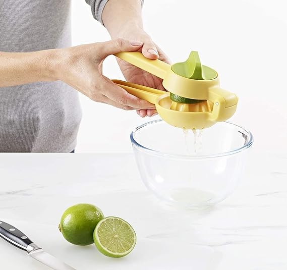 Manual juicer