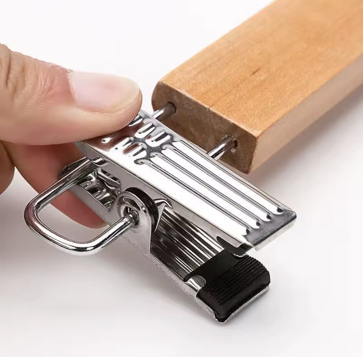 Wood skirt hanger