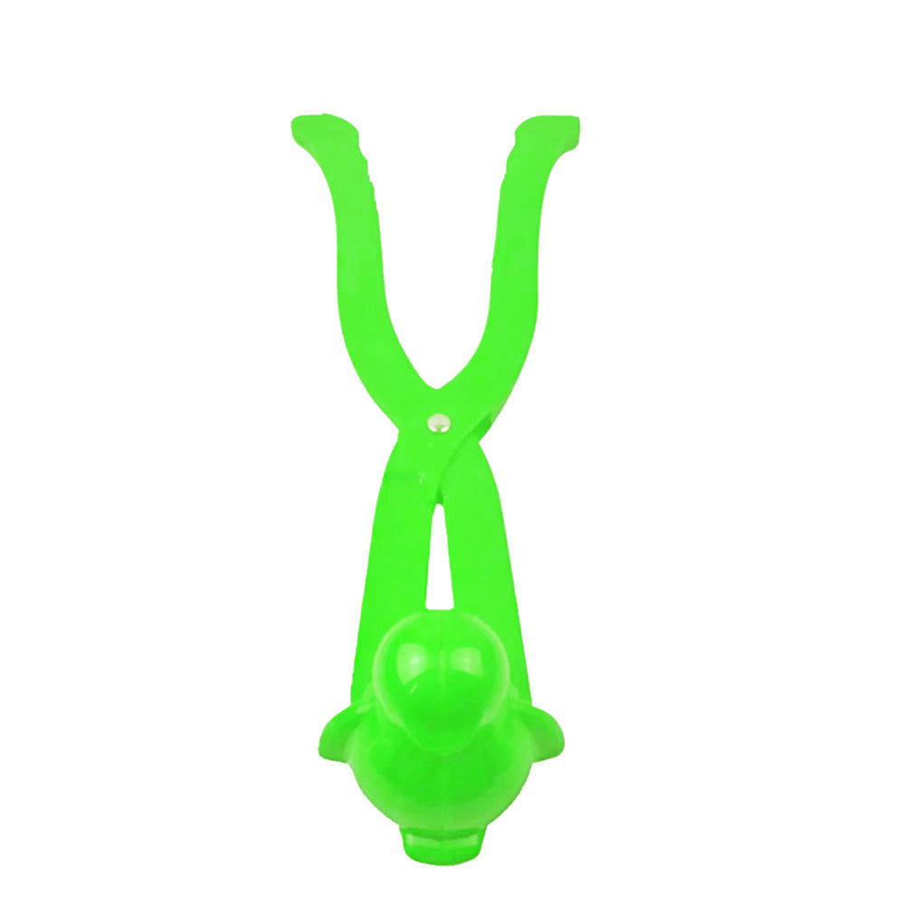 Penguin shaped snow mold