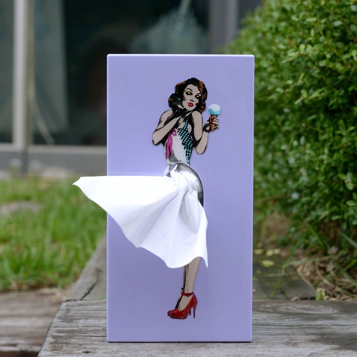 Skirt tissue box