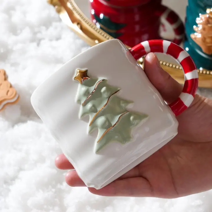 Christmas mug with spoon and cover